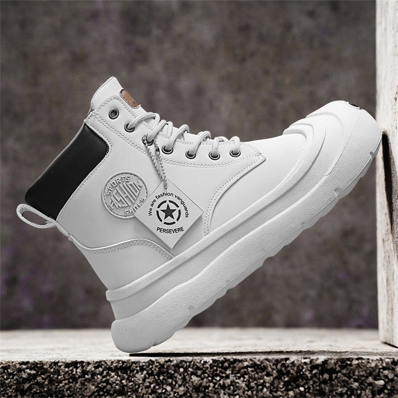 Pantaloncini Stivaletti Scarpe - Mens Fashion Show recensione e prezzo